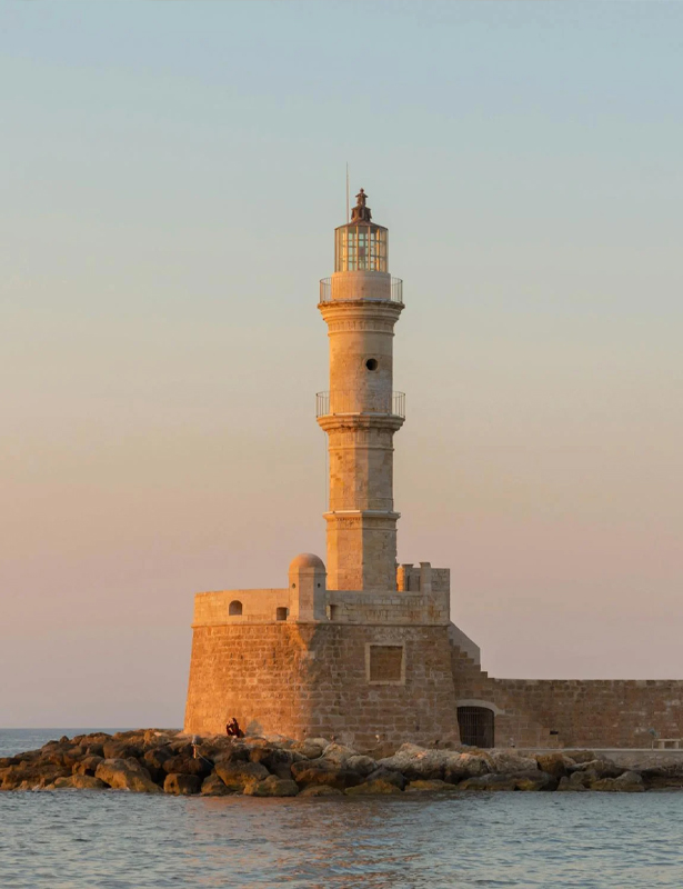 Ocaso sobre el faro